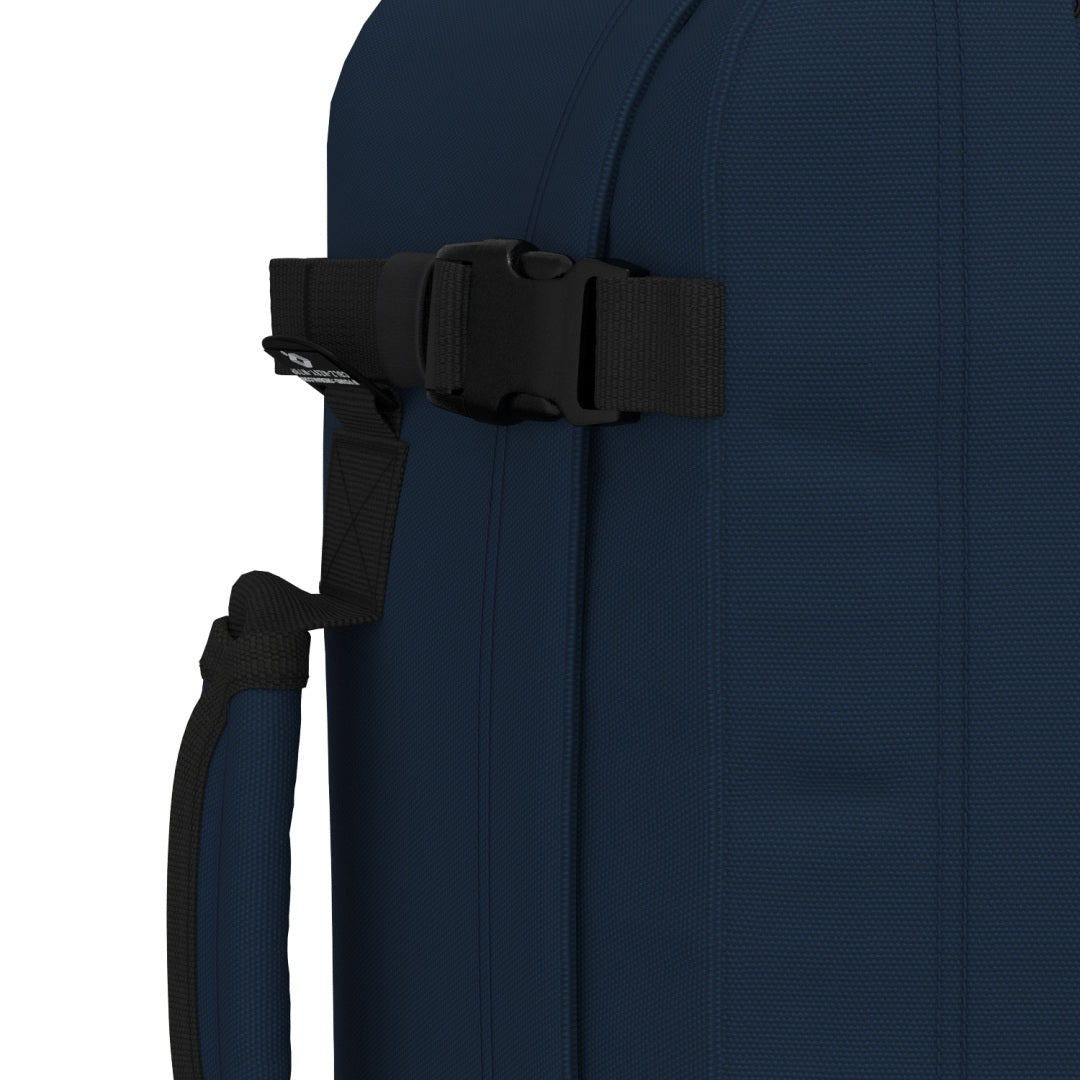 Classic Cabin Backpack 36L Navy