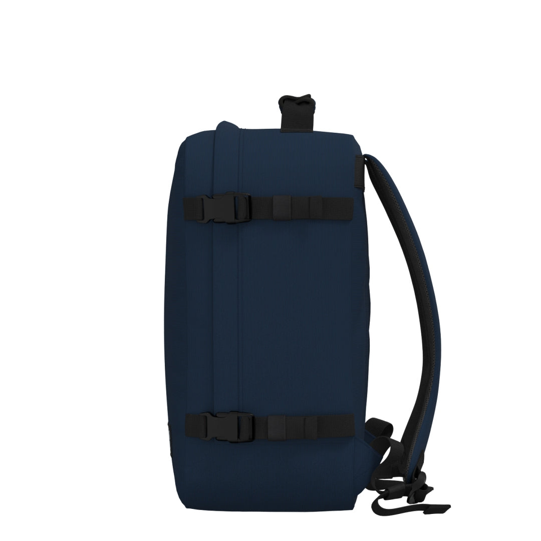 Classic Cabin Backpack 36L Navy